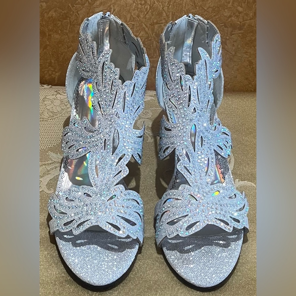 Shimmering Silver Women's Sandals, Size 9 - Picture 2 of 8